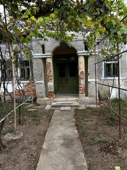 Vezi toate fotografiile acestui imobil